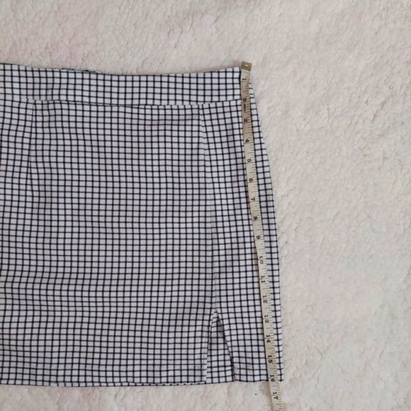 Black and white checkered pencil mini skirt. - Picture 5 of 7